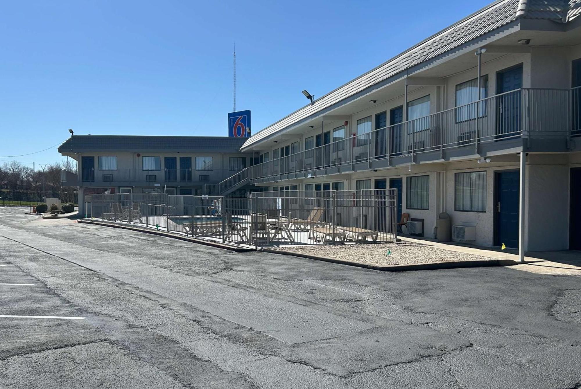 Motel 6 Fort Worth, Tx East Exterior photo